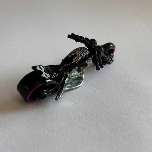 Hot Wheels 2001 Blast Lane Motorcycle Skull & Crossbones Series used