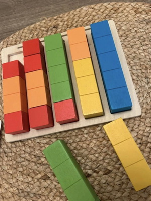Montessori counting cube board