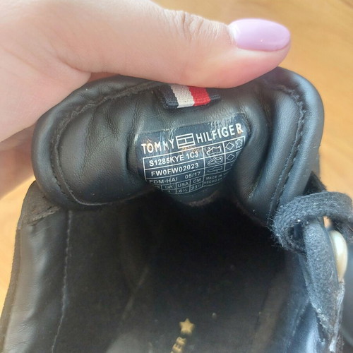 Tommy Hilfiger sneakers like new, size 37, black and gold