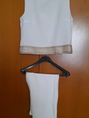 White 22 set used, white with gold embroidery, size Medium
