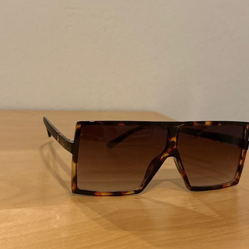 Tortoise sunglasses like new