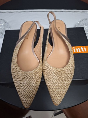 Labrini Slingback flats size 40 like new, beige straw weave