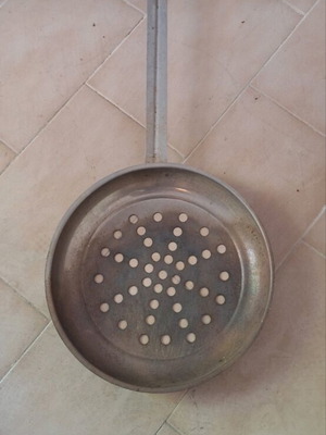 Fireplace Castanet used, diameter 29.5 cm, length 66.5 cm