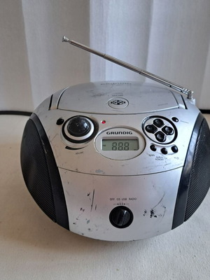 Grundig RCD 1445 FM ραδιόφωνο με CD, MP3 και USB, σε άριστη κατάσταση
