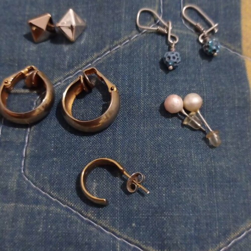 Earrings set like new, 3 pairs with gold, silver, and pearls