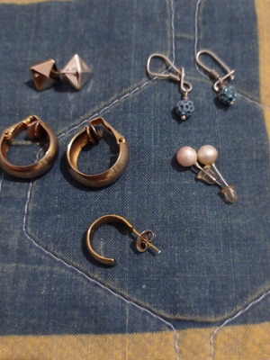 Earrings set like new, 3 pairs with gold, silver, and pearls