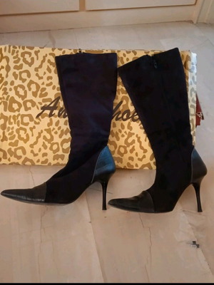 Knee-high boots size 37 black suede with leather details, like new
