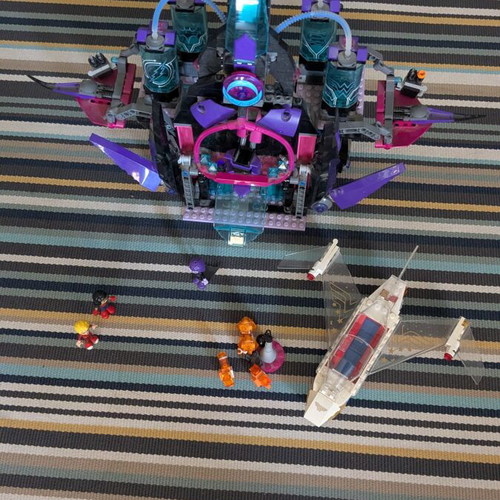 LEGO DC Super Hero Girls 41239 Eclipso Dark Palace set
