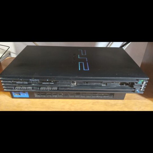 PlayStation 2 Fat console used without controller