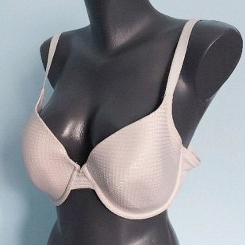 Triumph white bra 90C used, wonder bra, firm cups and underwire
