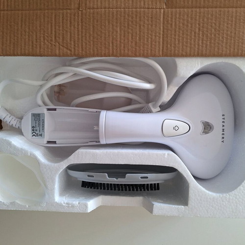 Steamery handheld clothes steamer like new