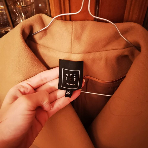 Access camel coat used, size M