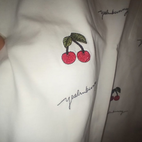 Cotton T-shirt like new, size S-M, white and red