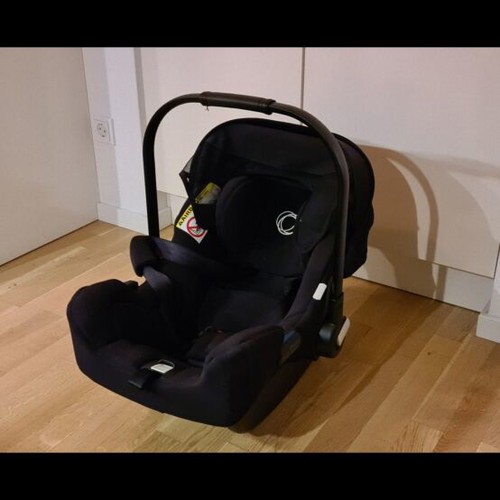 Bugaboo Turtle by Nuna baby car seat with ISOFIX base used