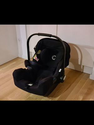 Bugaboo Turtle by Nuna baby car seat with ISOFIX base used