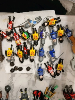 Knight figures used with equipment pack