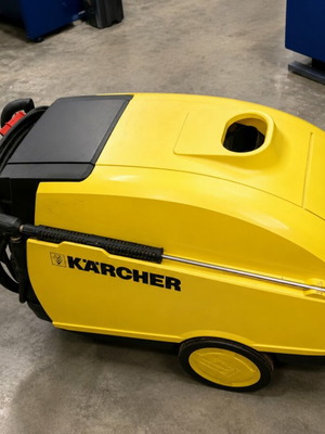 KARCHER HDS 895 Professional Pressure Washer like new