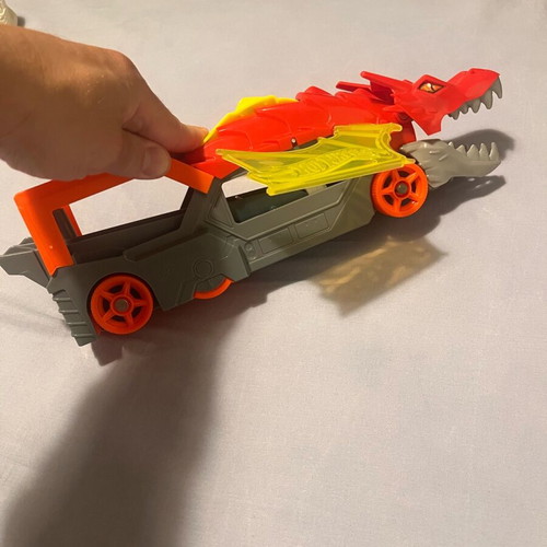 Hot Wheels Dragon Truck GTK42 like new