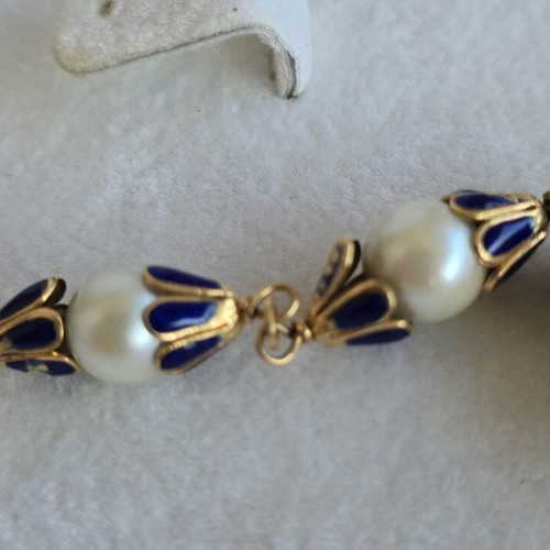 18K gold bracelet with white pearls and royal blue enamel
