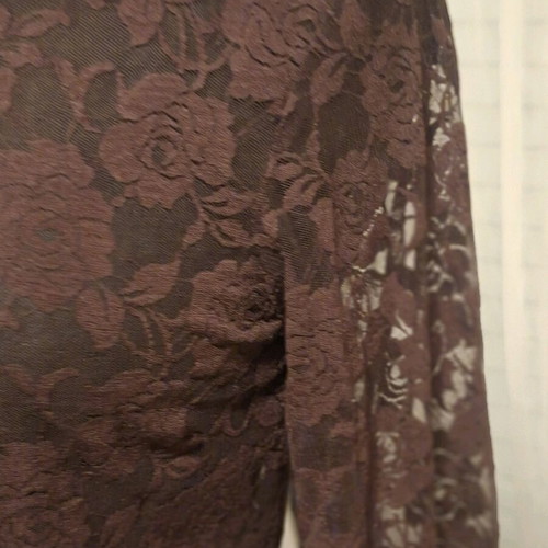 Fitted shirt size M like new brown elastic lace with cream details