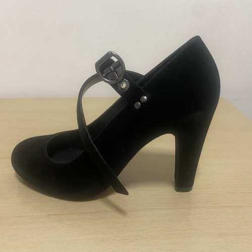 Melissa shoes women's pumps size 38 black new with strap
