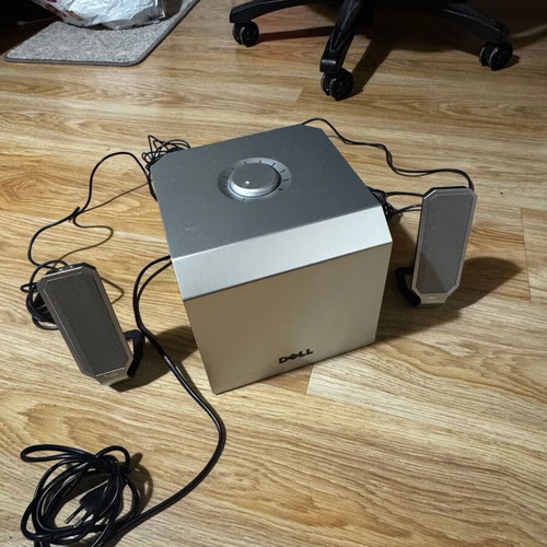 Dell Zylux Powered Subwoofer Model A525 with Speakers like new
