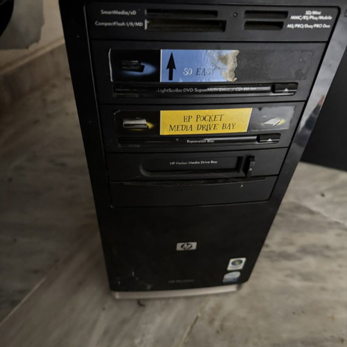 Desktop computer used without cables, screen as gift