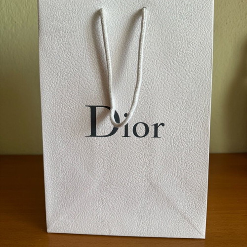 Dior white bag like new made of thick paper