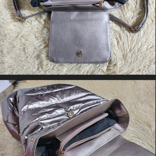 Shoulder bag with iridescent metallic color like new