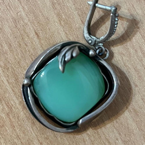 Silver ring and earrings set with green chalcedony like new