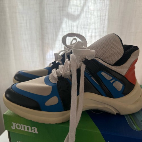 Favela sneakers used, athletic style, size 37, white