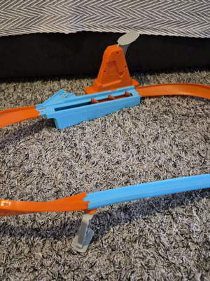 Hot Wheels track like new