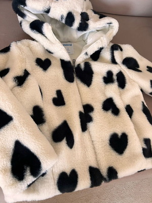 Γουνάκι Mayoral μεταχειρισμένο, νούμερο 7 με μικρό λεκέ