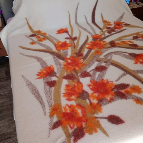 Wool Blanket like new, 210x240 cm, warm with nice design