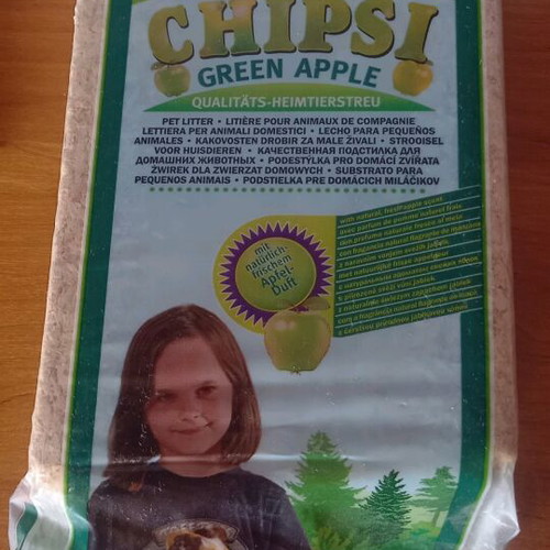 Pet litter sawdust like new, almost half