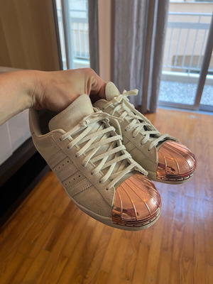 Adidas Super star αθλητικά μεταχειρισμένα, μέγεθος 38, μπεζ