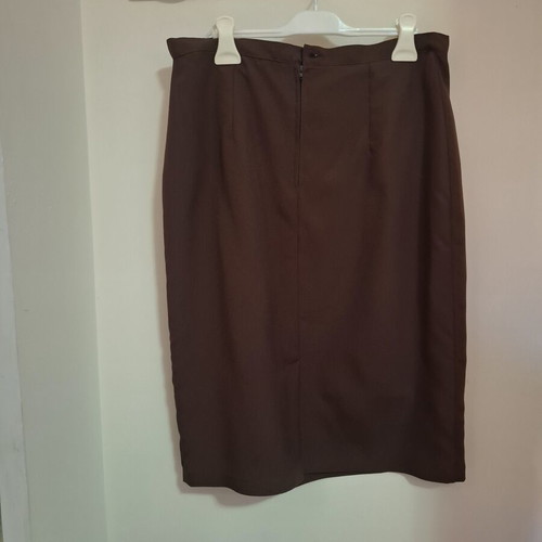 Classic skirt brown one size like new with buttons and zipper
