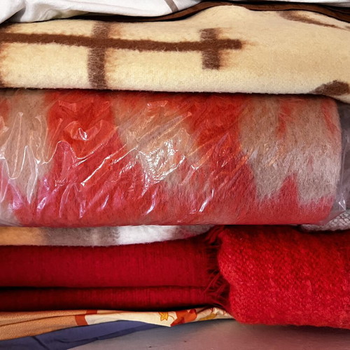 Kouvertes - Chramia blankets like new, multiple pieces