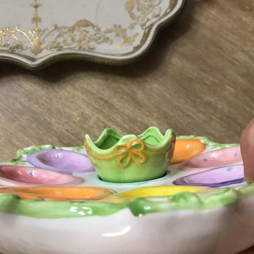Ceramic Easter Egg Holder and Platter for 8 Eggs with Central Compartment