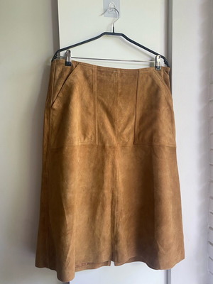 H&M suede midi skirt, camel color, A-line with pockets