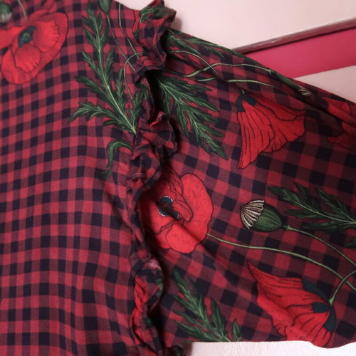 Zara oversized shirt like new, burgundy checkered with poppies
