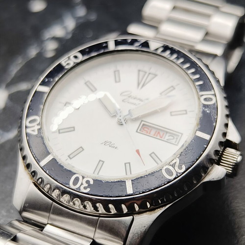 Orient Quartz 10 Bar Day-Date Diver watch used, vintage 1985–1992