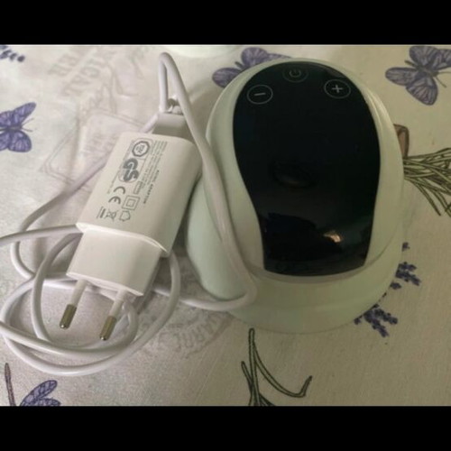 Kikka Boo electronic breast pump used with storage bottles