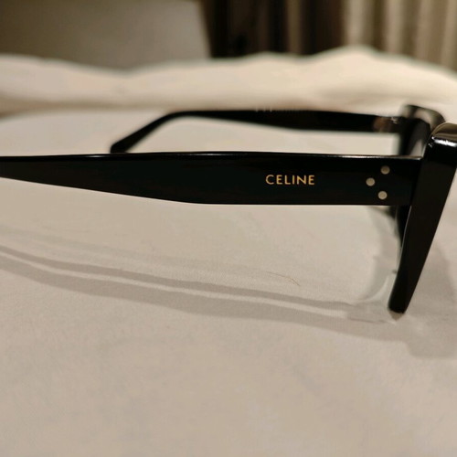 Celine40187I sunglasses like new, black