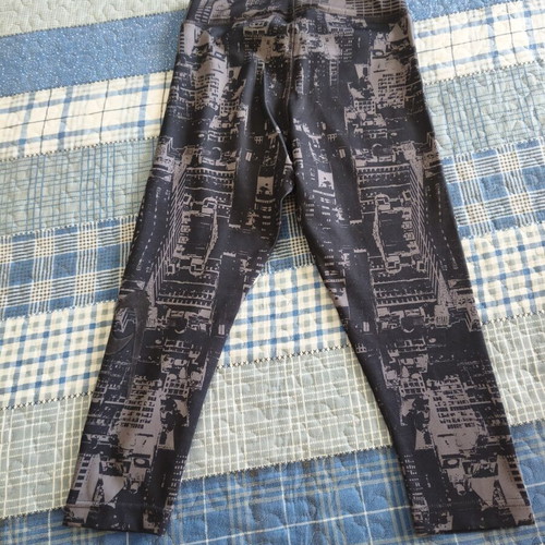 Cycling leggings used, calf length, black and gray, size S