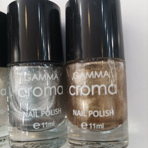 Σετ 4 βερνίκια νυχιών Gamma Croma, 2 με στρας, 2 πέρλες