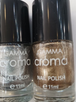 Σετ 4 βερνίκια νυχιών Gamma Croma, 2 με στρας, 2 πέρλες