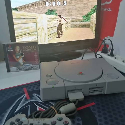 Tomb Raider 2 PS1 Platinum game like new, English version
