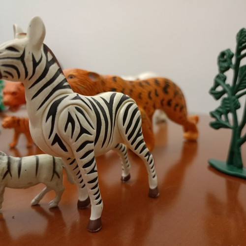 Wildlife Plastic Animal Figures Set like new with Trees