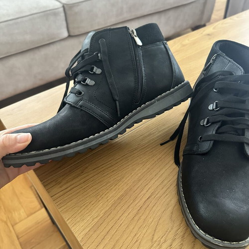 Laguna men's black ankle boots like new with laces size 42